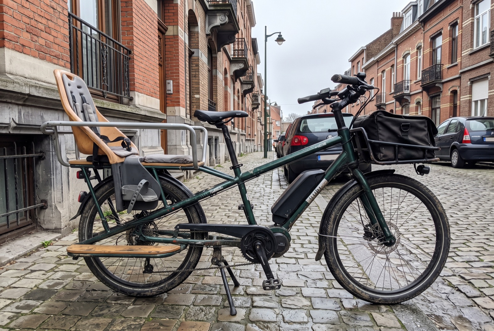 Vélo cargo électrique familial